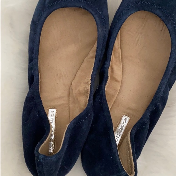 Size 5 flexible suede pointy flats - Picture 2 of 4